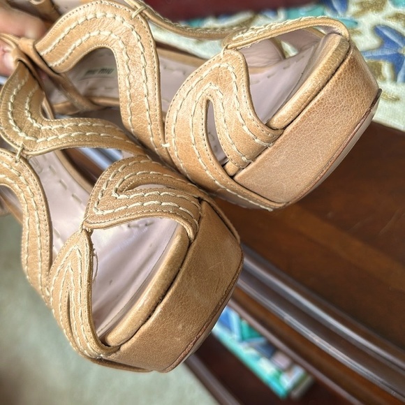 MIU MIU Leather Platform High Heels Neutral Tan Stitched Peep Toe Slingback - Picture 10 of 14